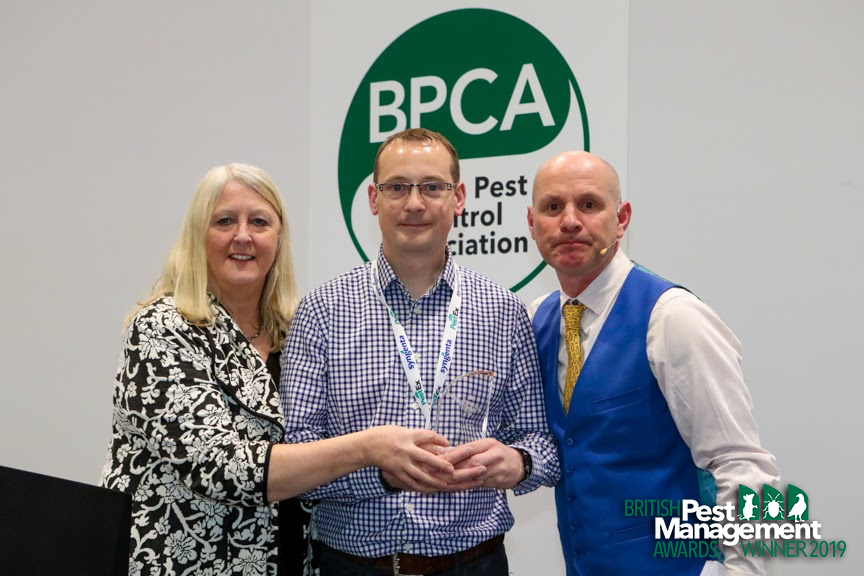 Peter Goodrum of NBC Environment (centre) with Frances McKim, a member of the BPMA’s judging panel and event host, TV wildlife presenter Mike Dilger (right).